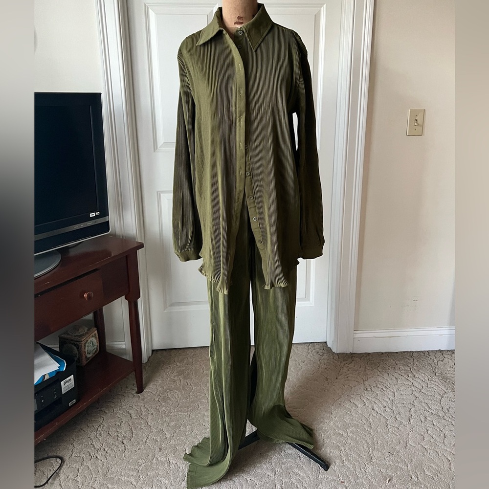 Tall Olive Green Plisse Set (Shirt and Pants)